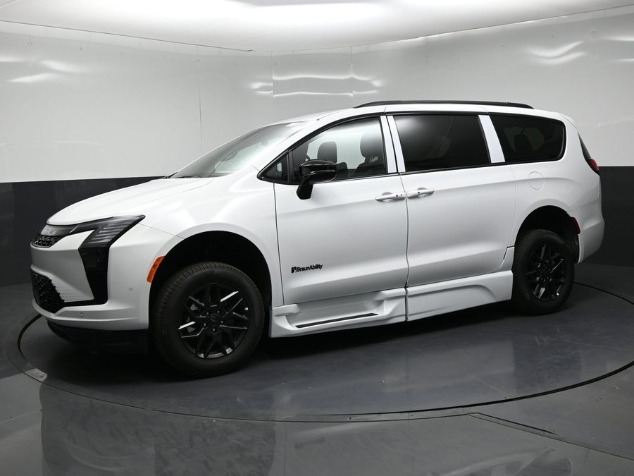 New 2027 Chrysler Pacifica Select Sport - BraunAbility Side Entry In Floor Automatic Ramp