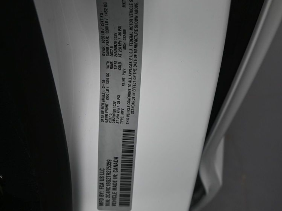 New 2026 Chrysler Pacifica Select Sport - BraunAbility Side Entry Fold Out Automatic Ramp
