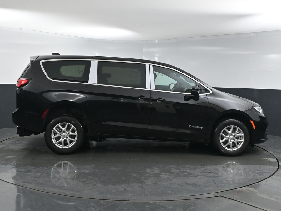 New 2025 Chrysler Pacifica Select Safety - BraunAbility Rear Entry Entry Fold Out Manual Ramp