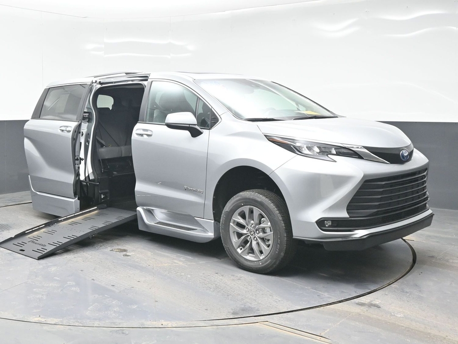 Silver Toyota Sienna with Side Entry Automatic Fold Out ramp