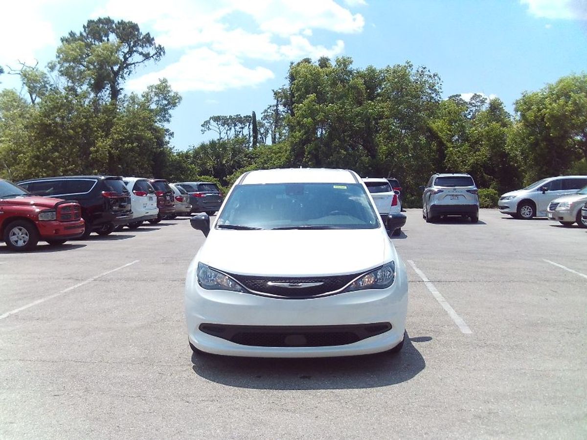 2024 CHRYSLER VOYAGER - Image 2