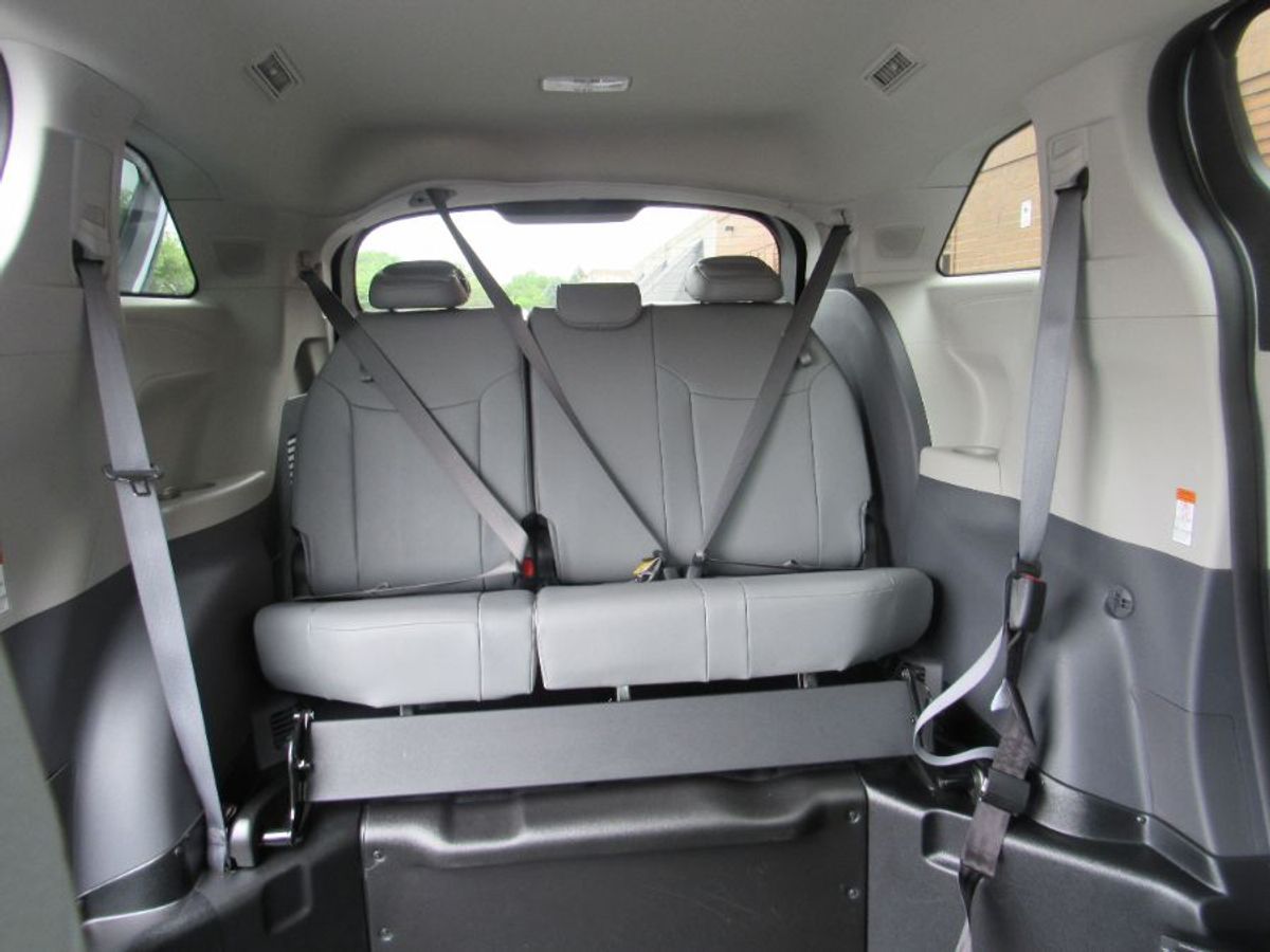 White Toyota Sienna image number 8