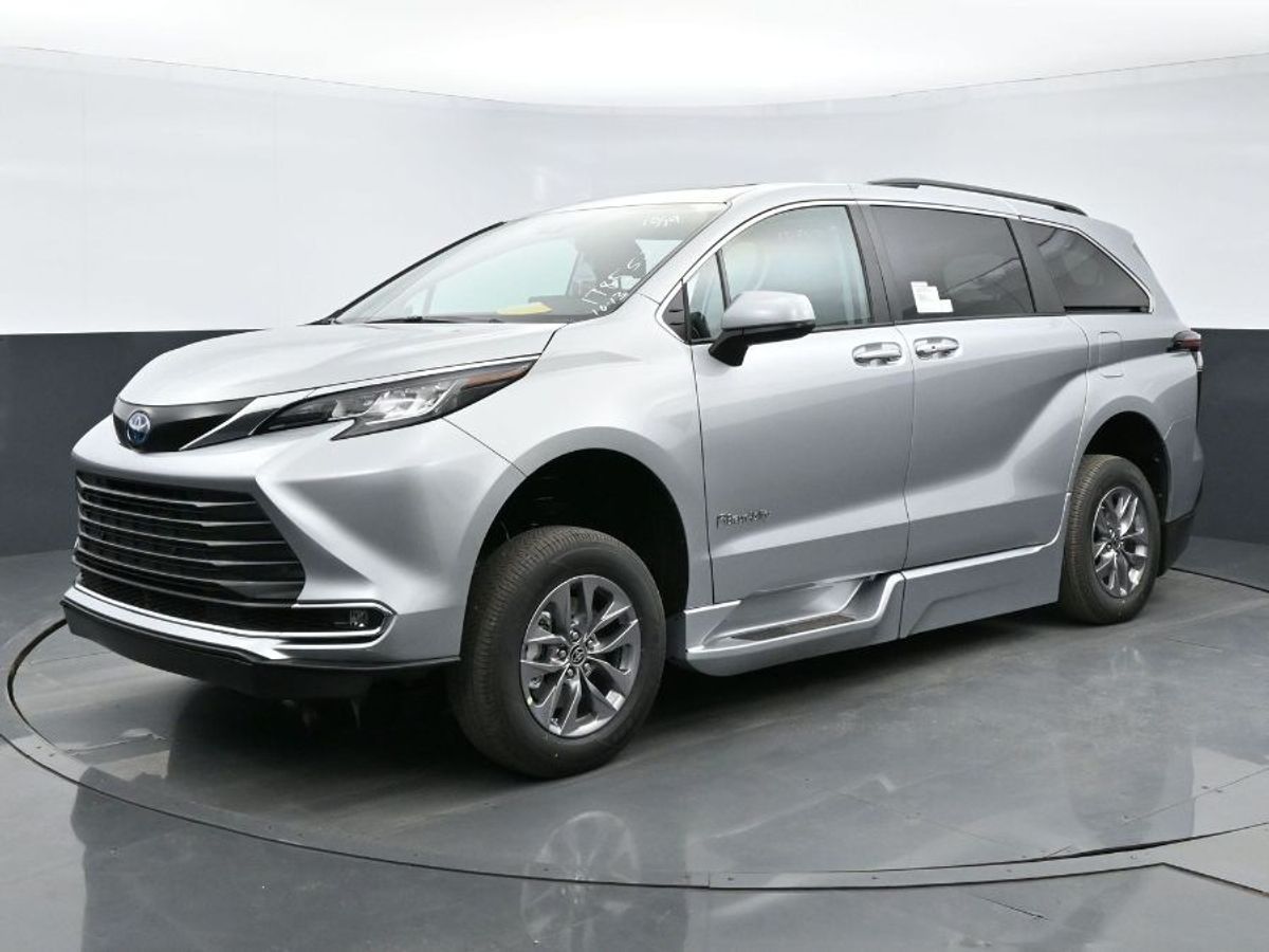 2023 TOYOTA SIENNA - Image 19