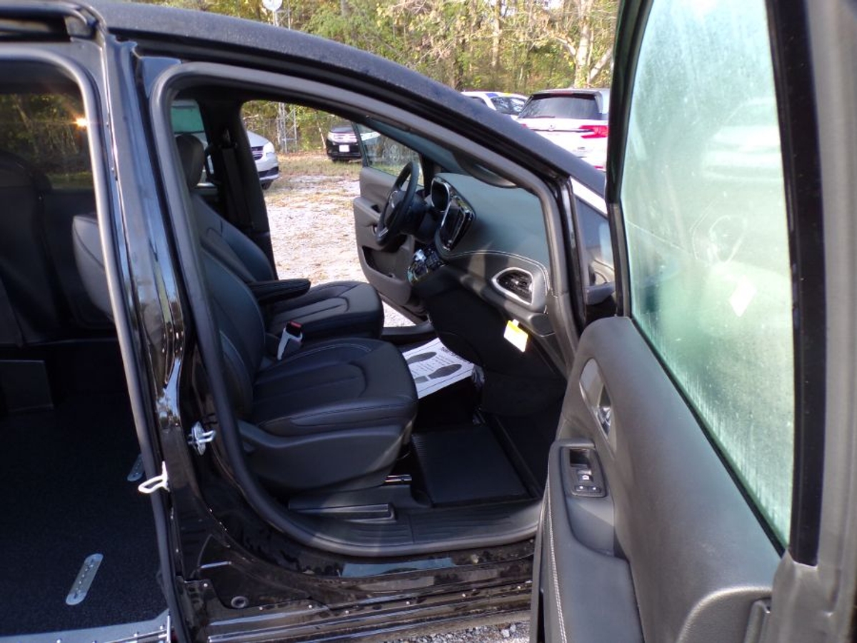 2026 CHRYSLER PACIFICA - Image 7