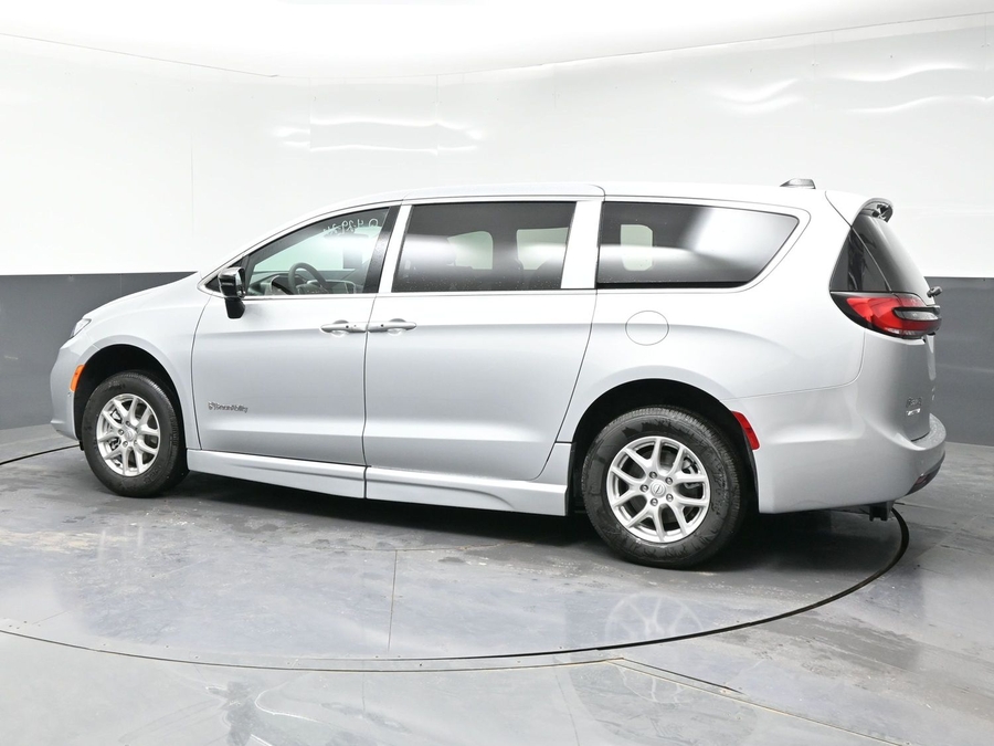 New 2026 Chrysler Pacifica Select Safety - BraunAbility Side Entry Entry Fold Out Automatic Ramp