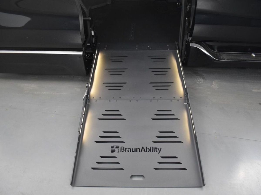 Black Toyota Sienna image number 15