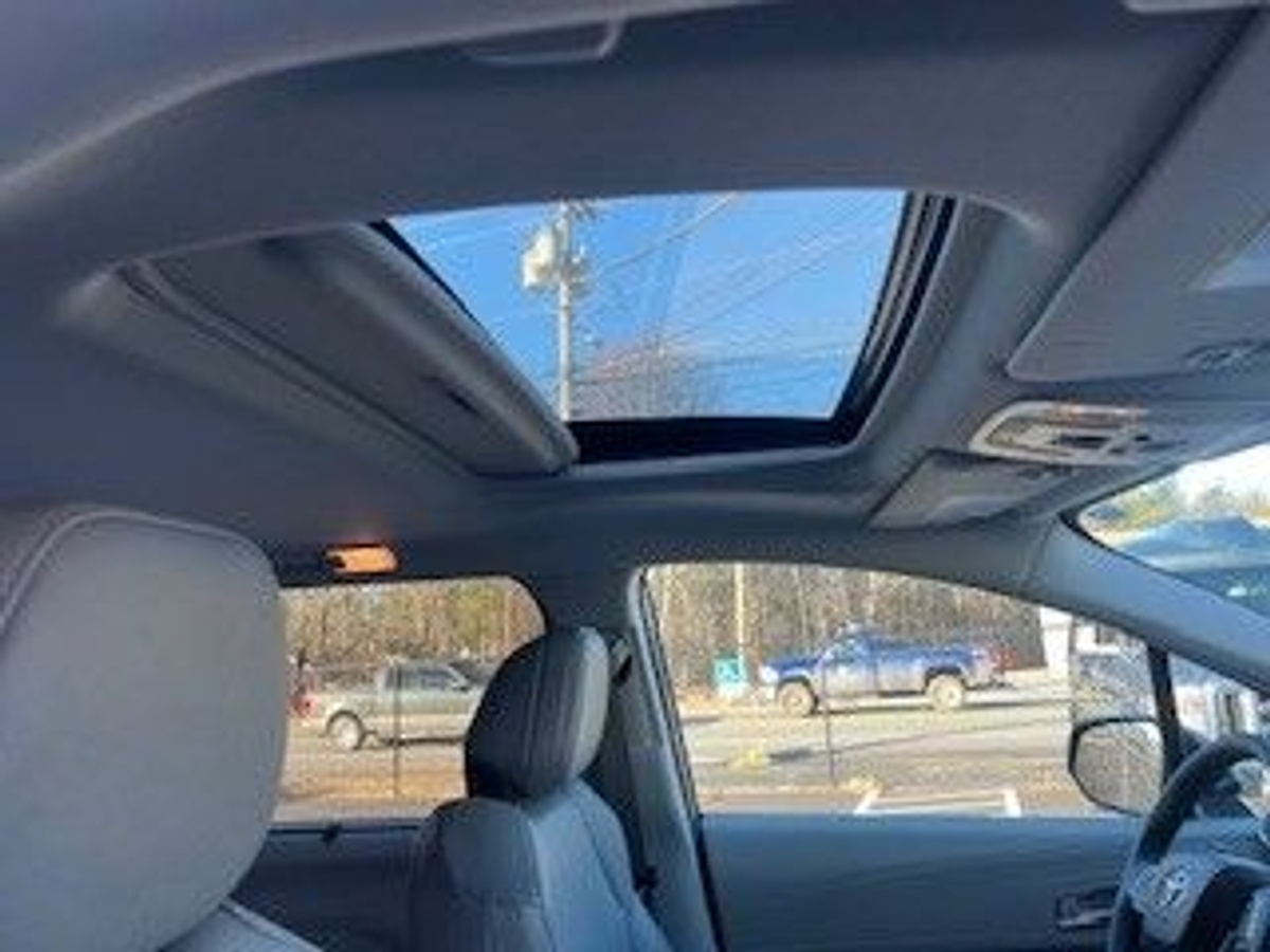 2022 TOYOTA SIENNA - Image 13