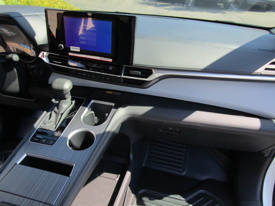 New 2025 Toyota Sienna Hybrid LE - BraunAbility Commercial Rear Entry Entry Fold Out Manual Ramp