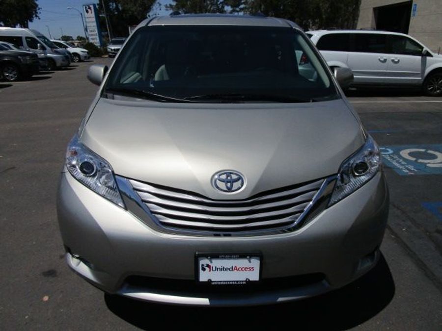 Used 2016 Toyota Sienna XLE Base - VMI Side Entry Entry In Floor Automatic Ramp