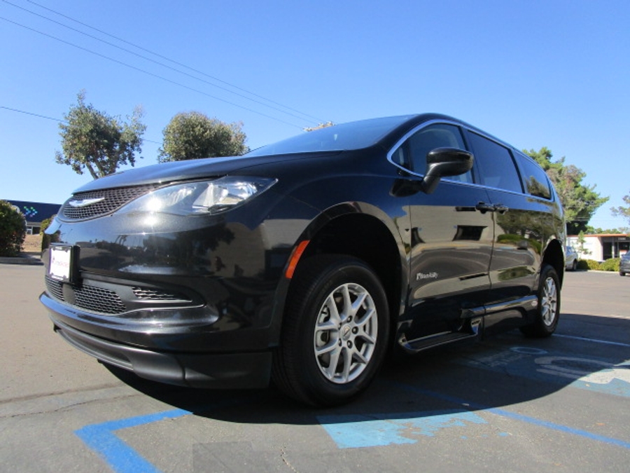 Used 2023 Chrysler Voyager LX - BraunAbility Side Entry Entry Fold Out Automatic Ramp