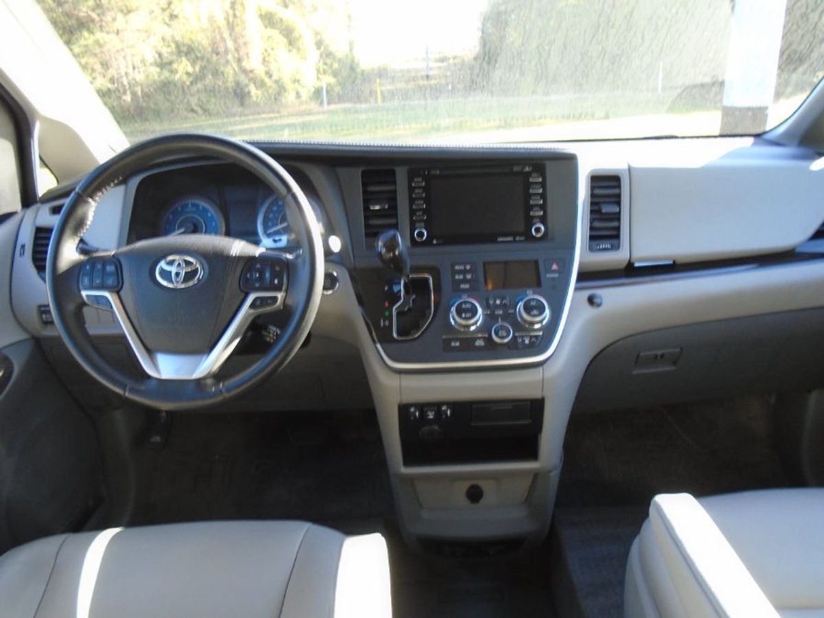 2020 TOYOTA SIENNA - Image 2