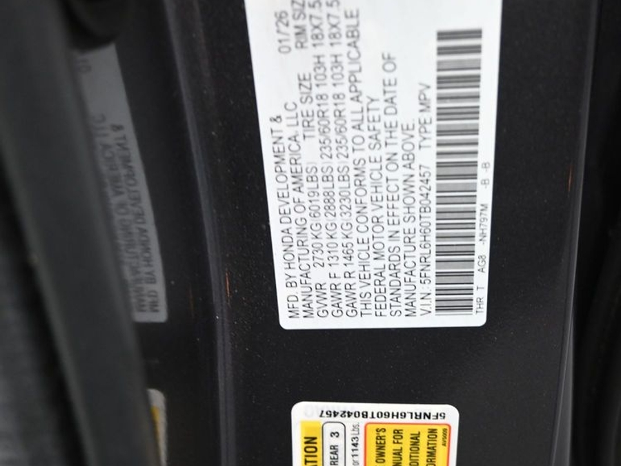 Grey Honda Odyssey image number 13