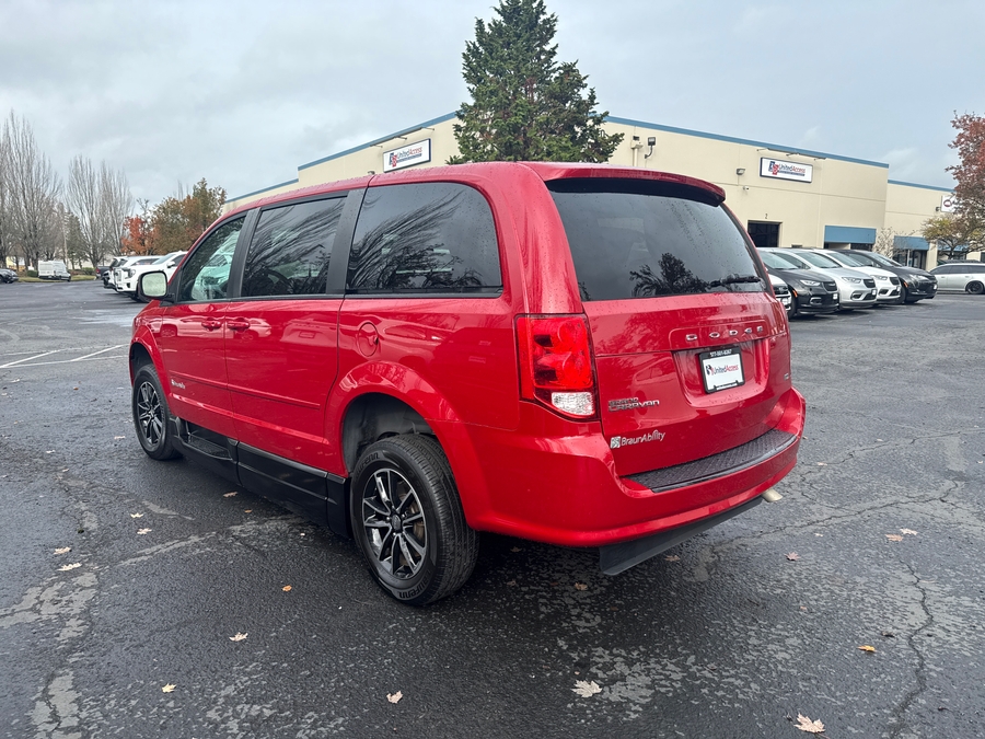 Used 2015 Dodge Grand Caravan SXT - BraunAbility Side Entry Entry In Floor Automatic Ramp