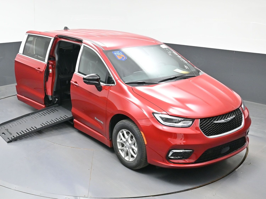 Red Chrysler Pacifica image number 19