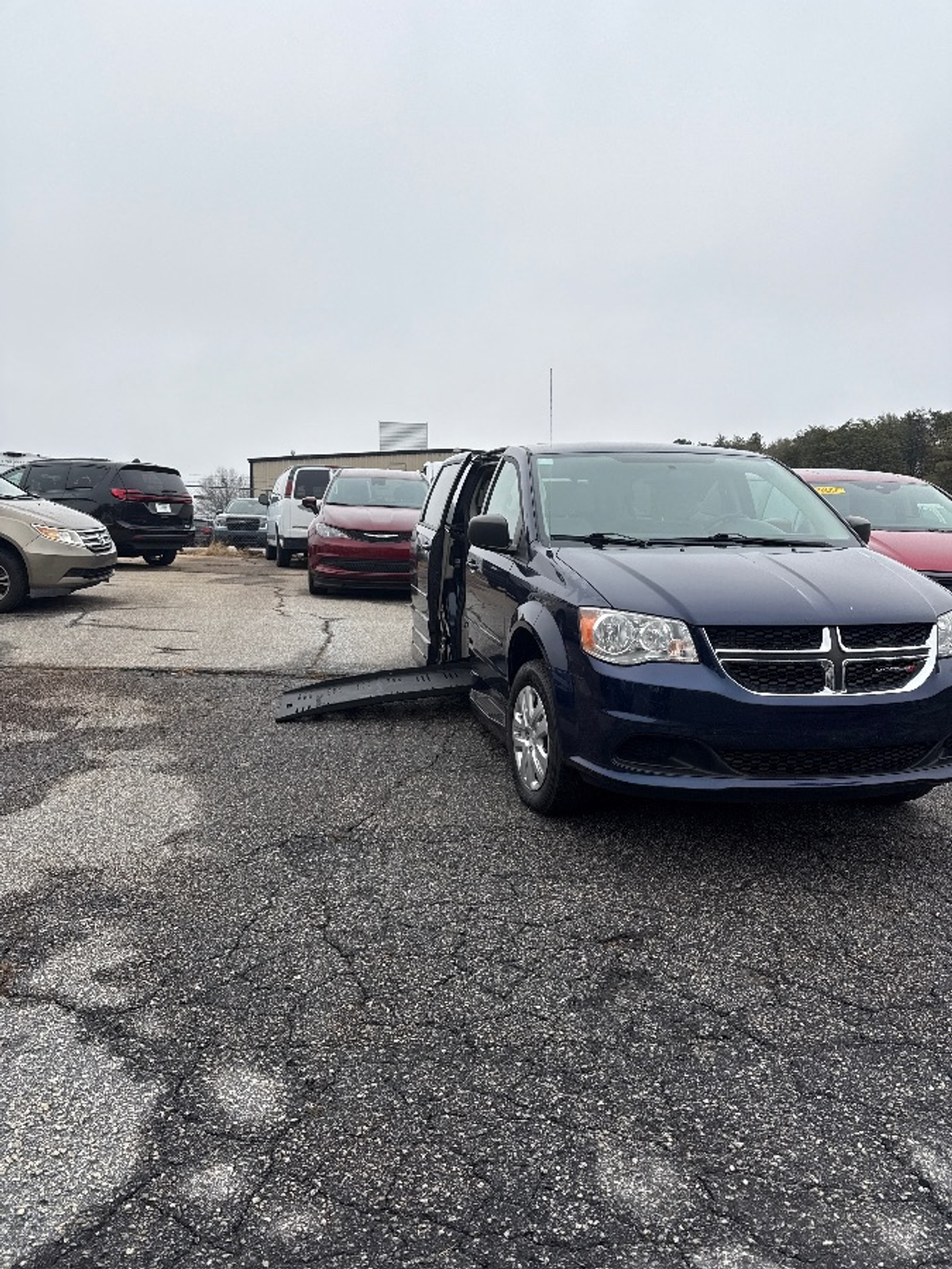2017 DODGE GRAND CARAVAN - Image 7