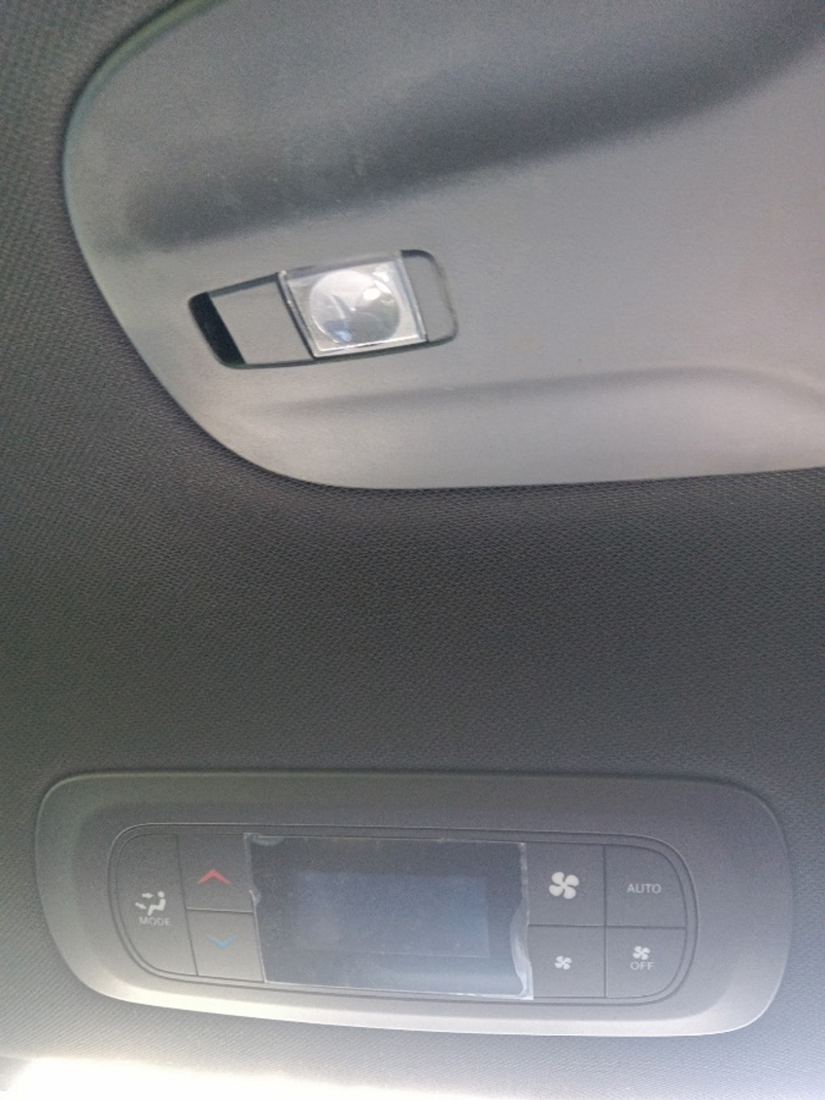 Blue Chrysler Pacifica image number 18