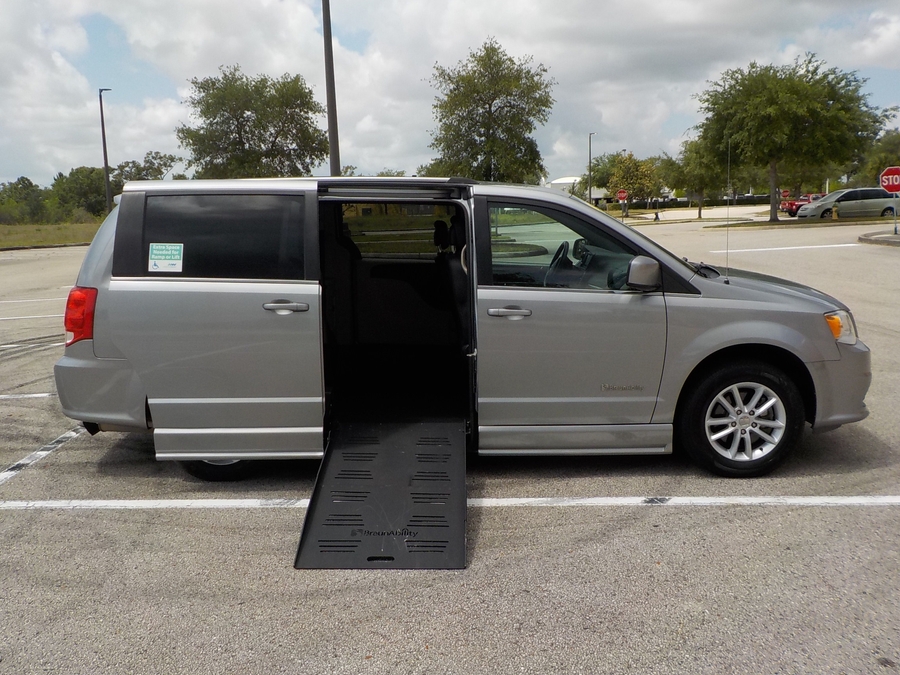 Silver Dodge Grand Caravan image number 7