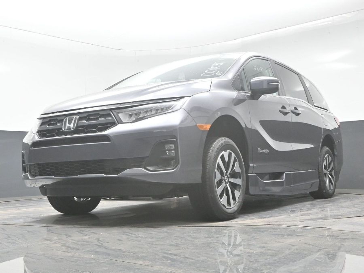 Grey Honda Odyssey image number 19