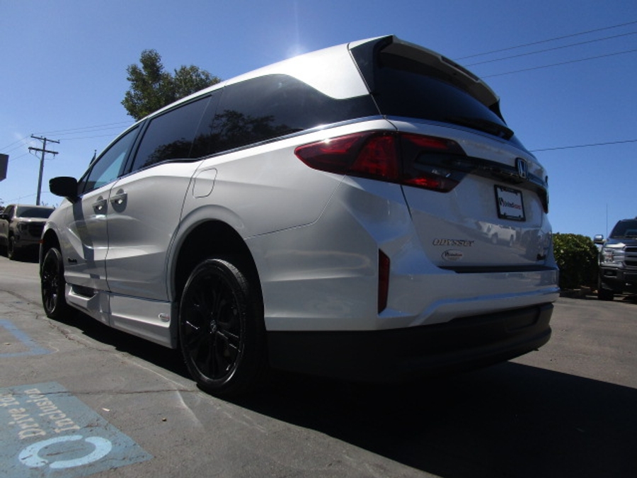 New 2026 Honda Odyssey Sport - BraunAbility Side Entry In Floor Automatic Ramp