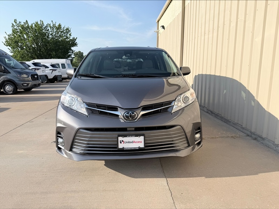 Used 2020 Toyota Sienna XLE - BraunAbility Side Entry Fold Out Automatic Ramp