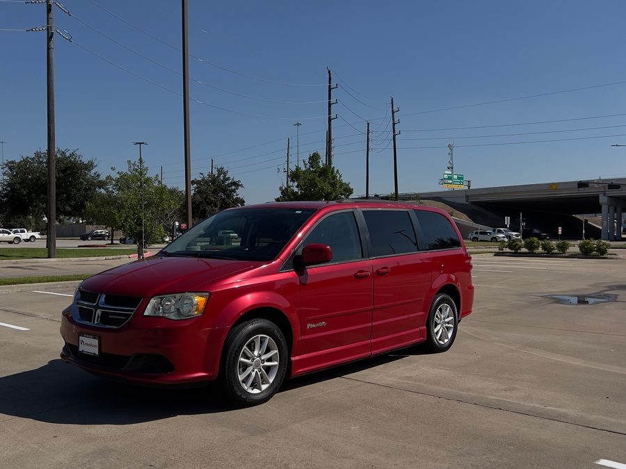 Used 2013 Dodge Grand Caravan SE - BraunAbility Side Entry Entry Fold Out Automatic Ramp