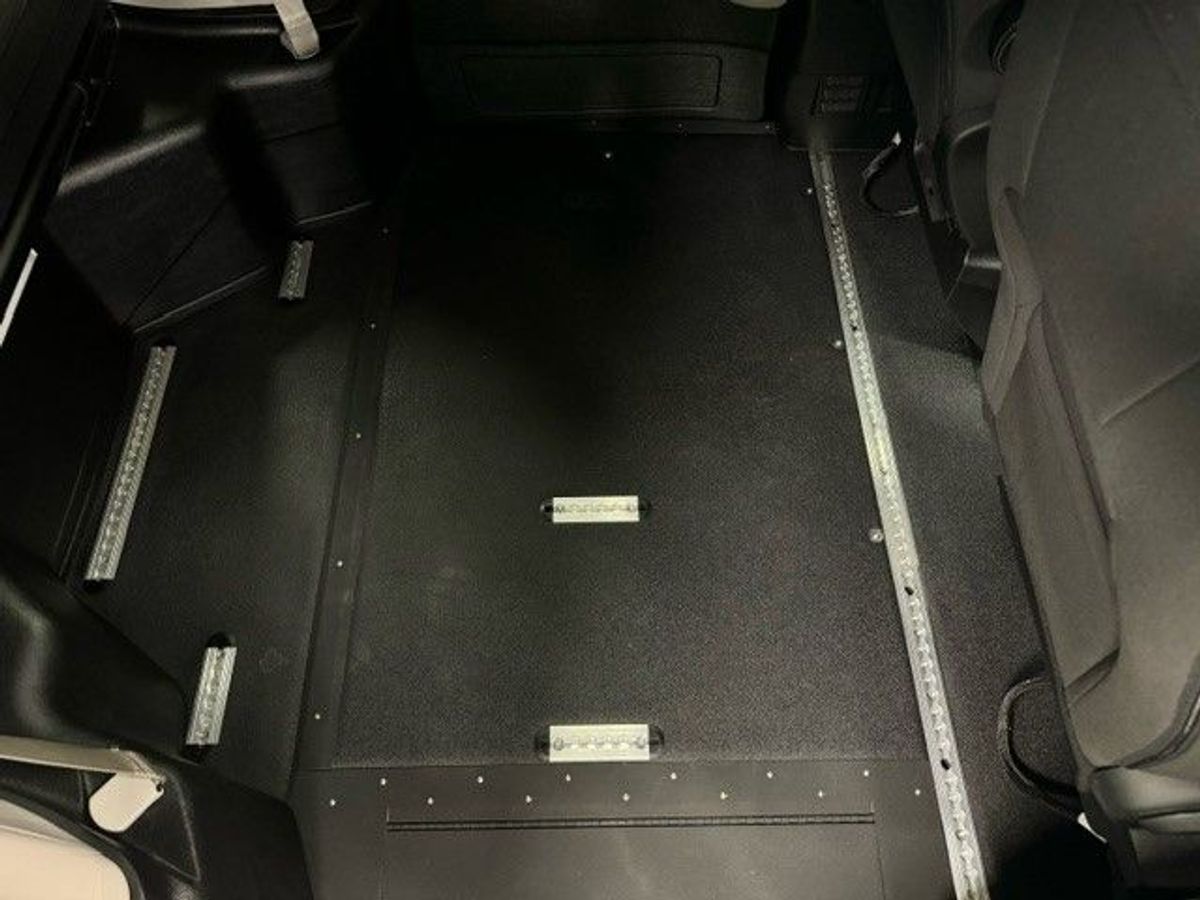 2024 CHRYSLER VOYAGER - Image 15