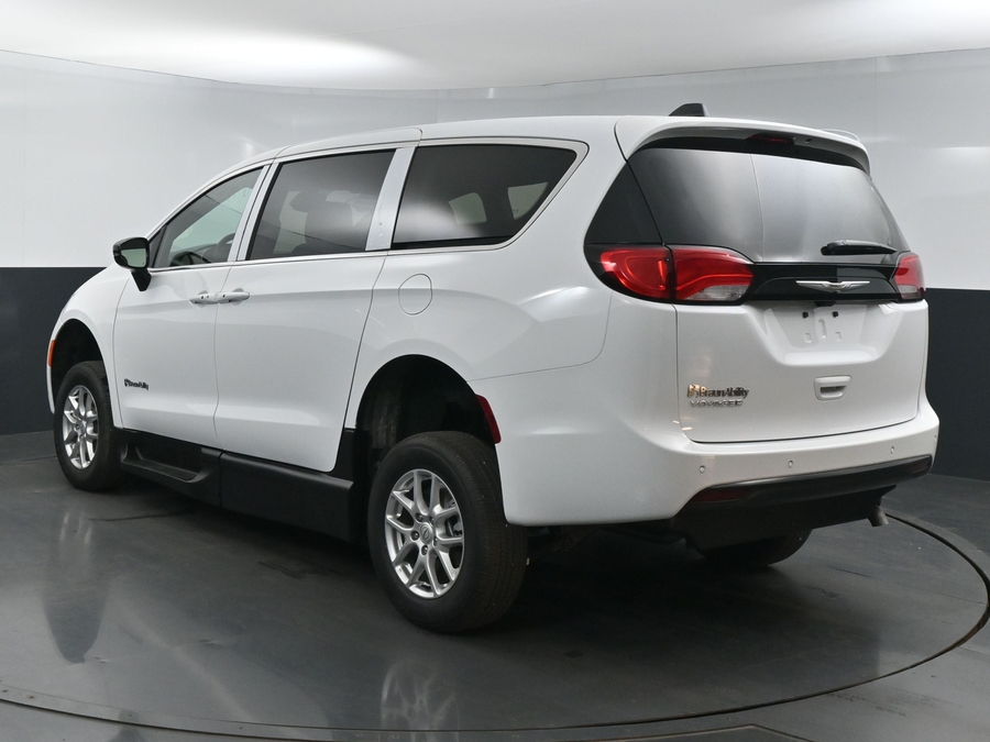 New 2025 Chrysler Voyager LX w MID ROW SEAT - BraunAbility Commercial Side Entry Fold Out Manual Ramp