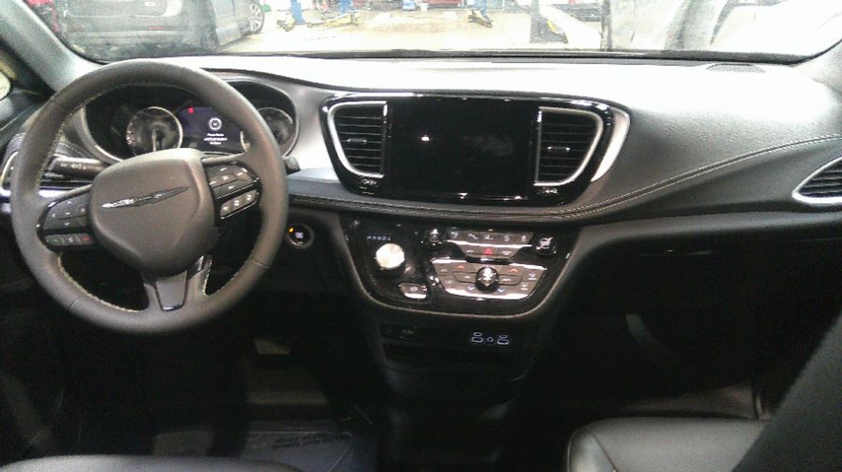 2024 CHRYSLER PACIFICA - Image 14