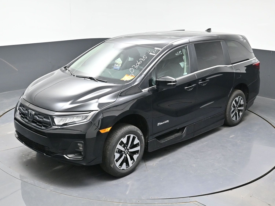 Black Honda Odyssey image number 14