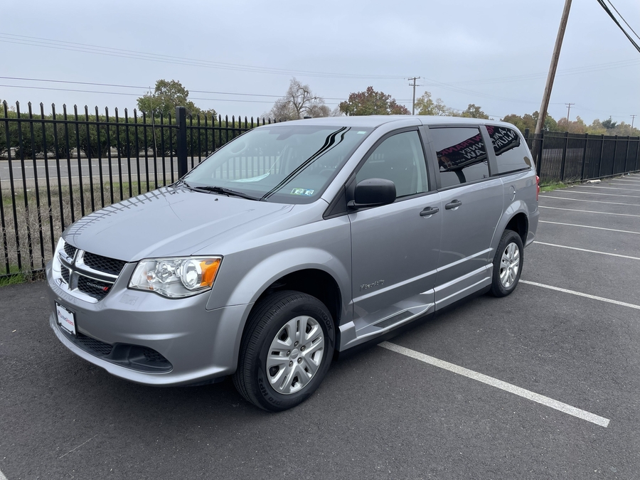 Used 2019 Dodge Grand Caravan SE - BraunAbility Side Entry Entry Fold Out Automatic Ramp