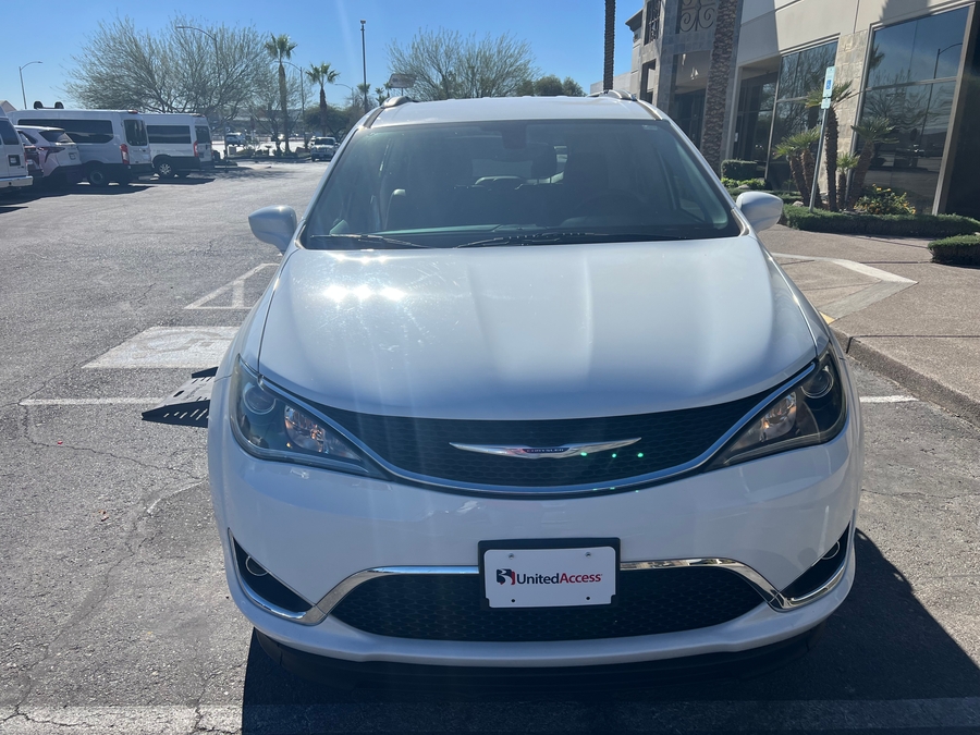 Used 2019 Chrysler Pacifica Touring L - BraunAbility Side Entry Entry Fold Out Automatic Ramp