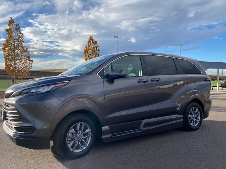 Used 2022 Toyota Sienna Hybrid LE - VMI Side Entry Entry In Floor Automatic Ramp