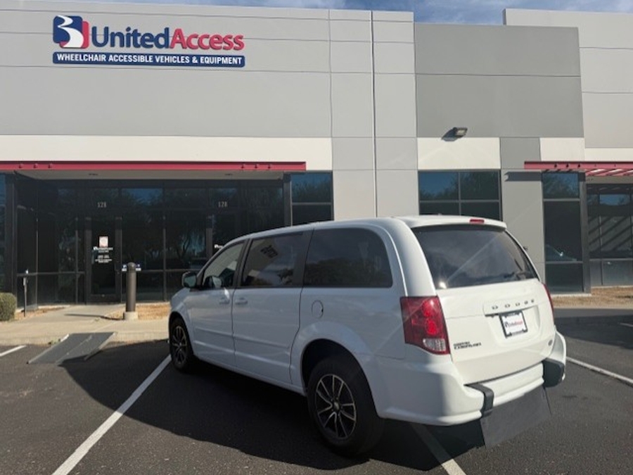 Used 2016 Dodge Grand Caravan SE Plus - International Mobility Rear Entry Entry Fold Out Manual Ramp
