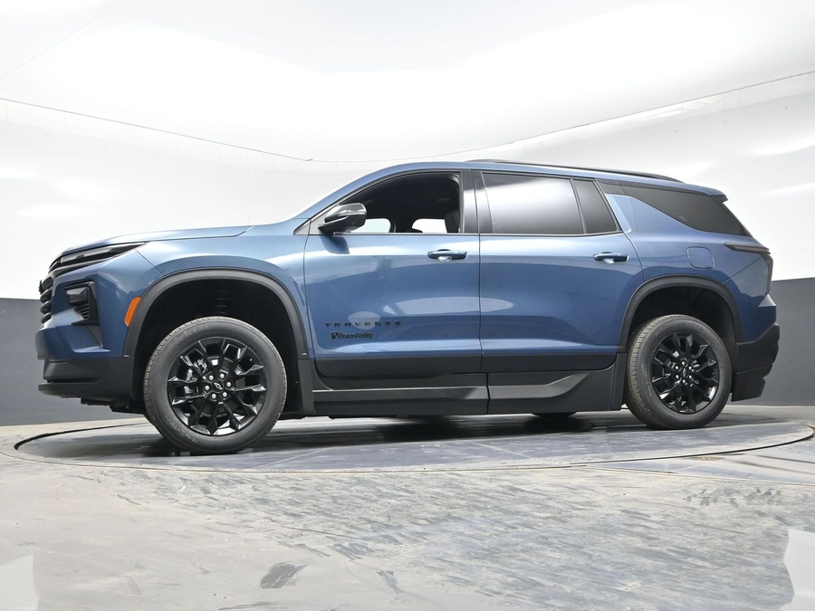 New 2026 Chevrolet Traverse 1LT Midnight - BraunAbility Side Entry Entry In Floor Automatic Ramp