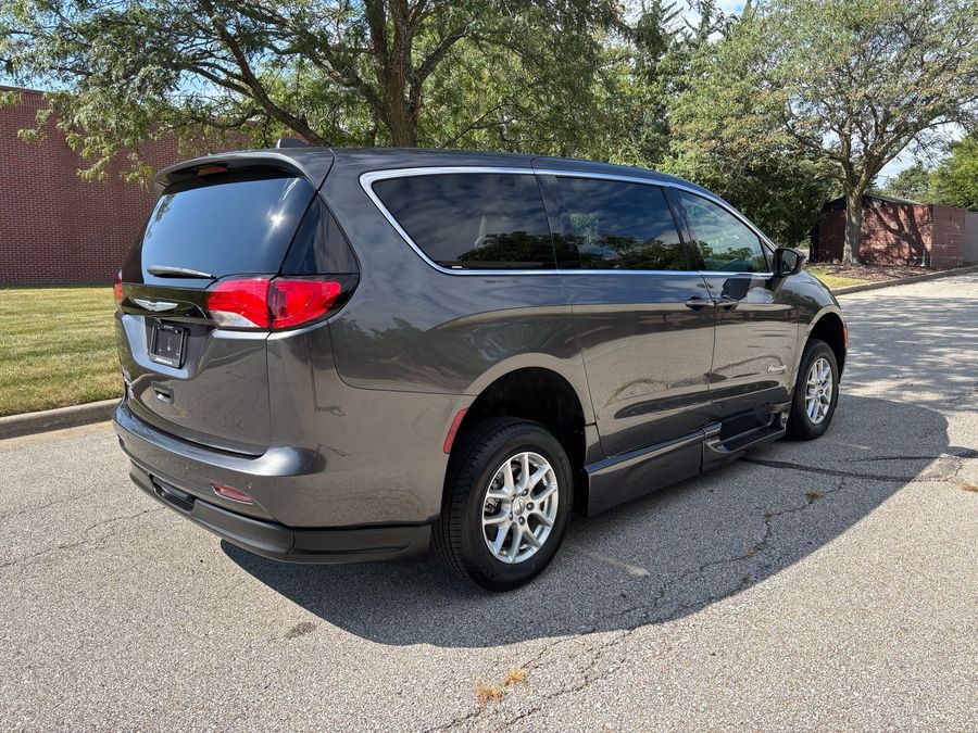 Used 2022 Chrysler Voyager LX - BraunAbility Side Entry Entry Fold Out Automatic Ramp