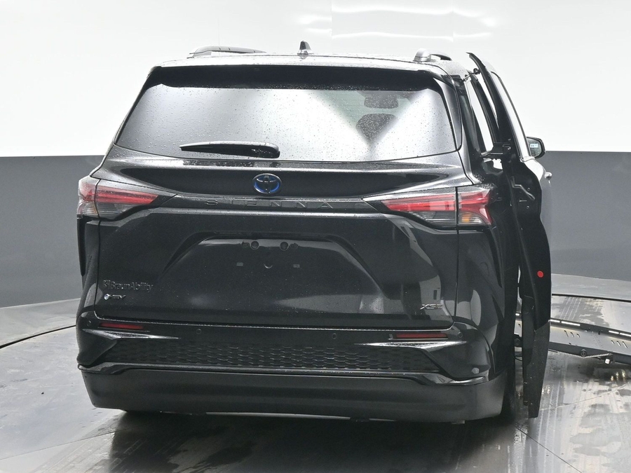 New 2025 Toyota Sienna Hybrid XSE Sport - BraunAbility Side Entry Entry Fold Out Automatic Ramp
