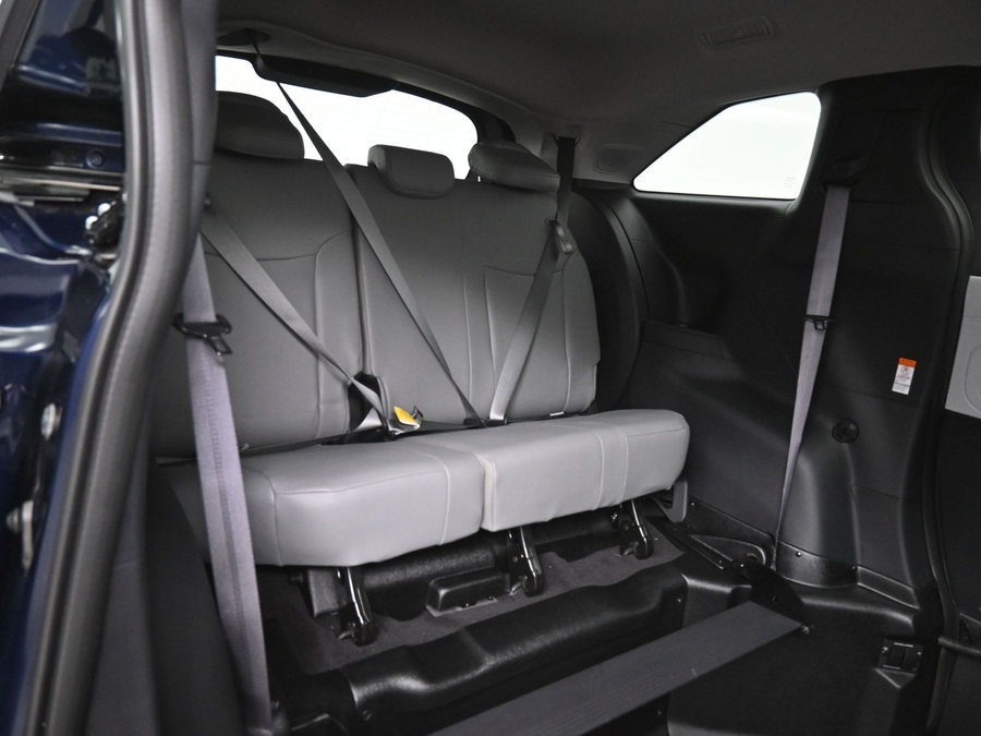 New 2025 Toyota Sienna Hybrid XLE Plus - BraunAbility Side Entry Entry Fold Out Automatic Ramp