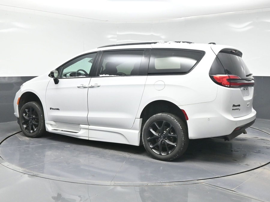 Used 2024 Chrysler Pacifica Touring L w/S package - BraunAbility Side Entry Entry Fold Out Automatic Ramp