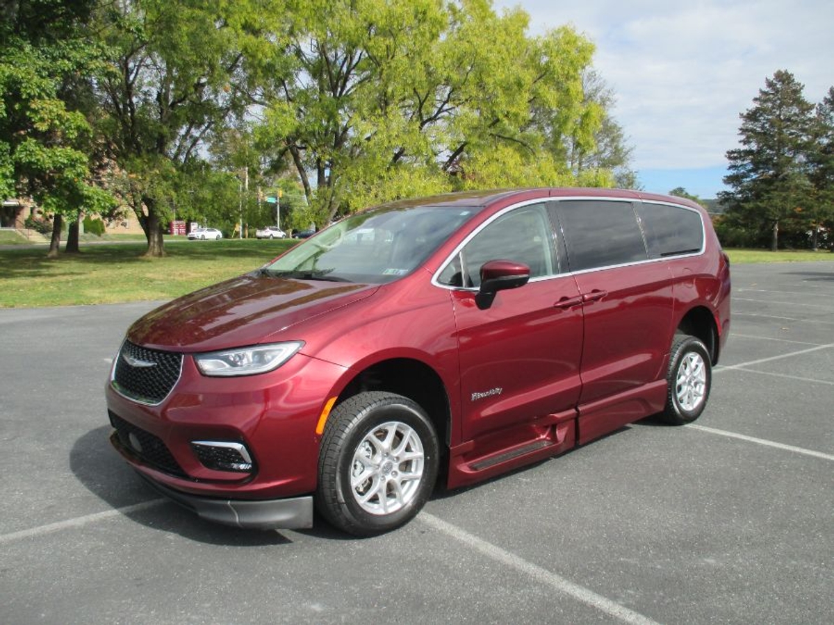 Red Chrysler Pacifica image number 1