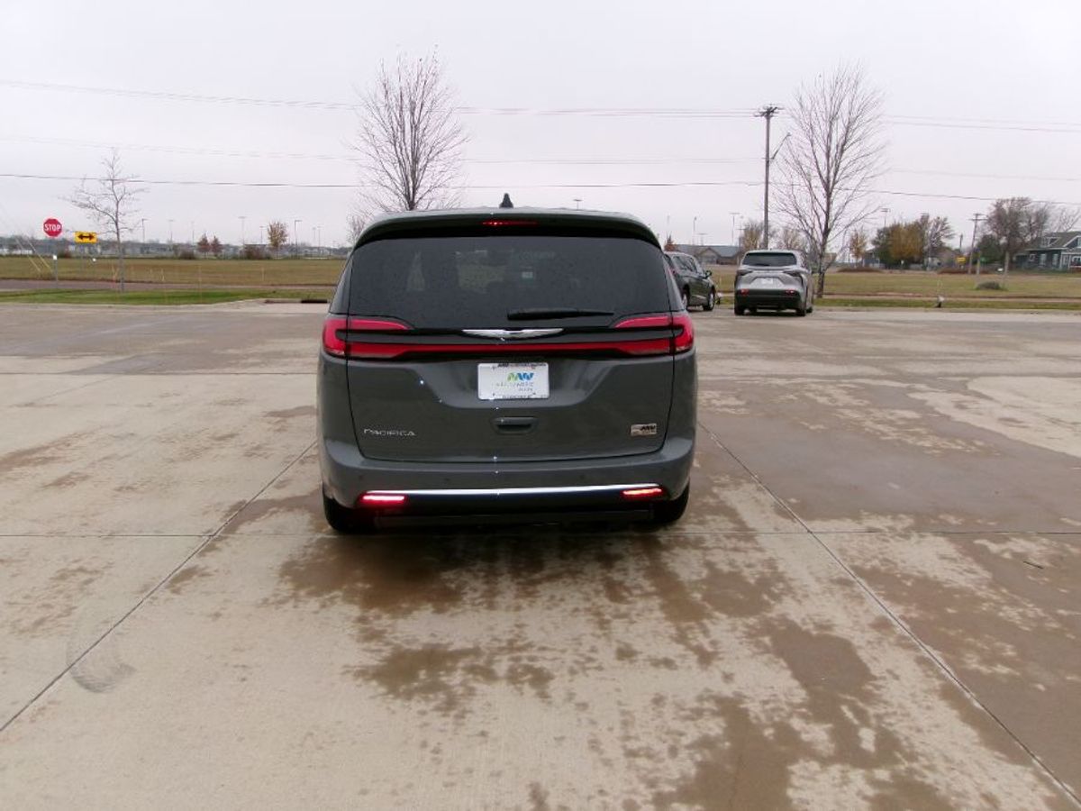2024 CHRYSLER PACIFICA - Image 18
