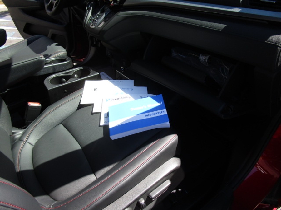 New 2026 Honda Odyssey Sport - BraunAbility Side Entry In Floor Automatic Ramp