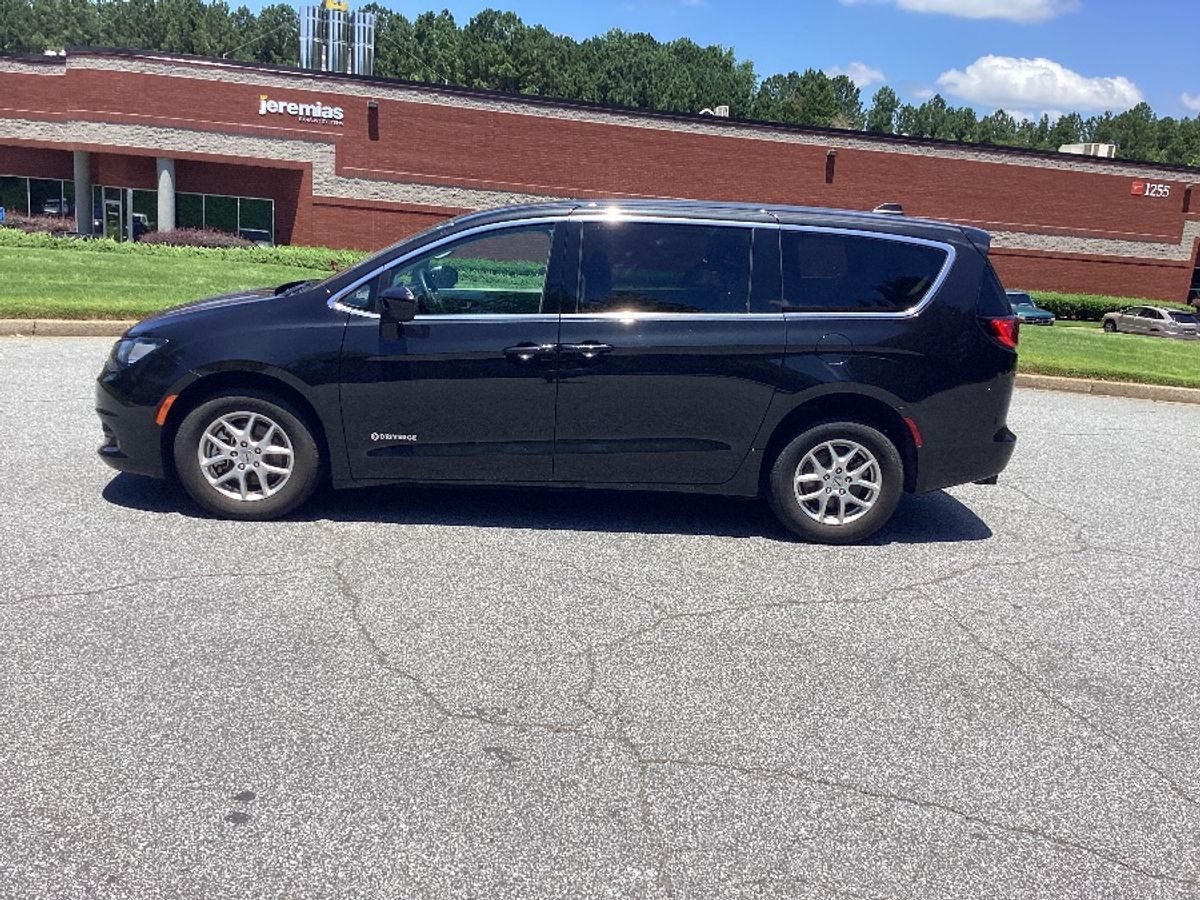 2024 CHRYSLER VOYAGER - Image 3