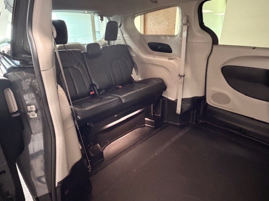 Used 2023 Chrysler Pacifica Touring L Safety - BraunAbility Side Entry Entry In Floor Automatic Ramp