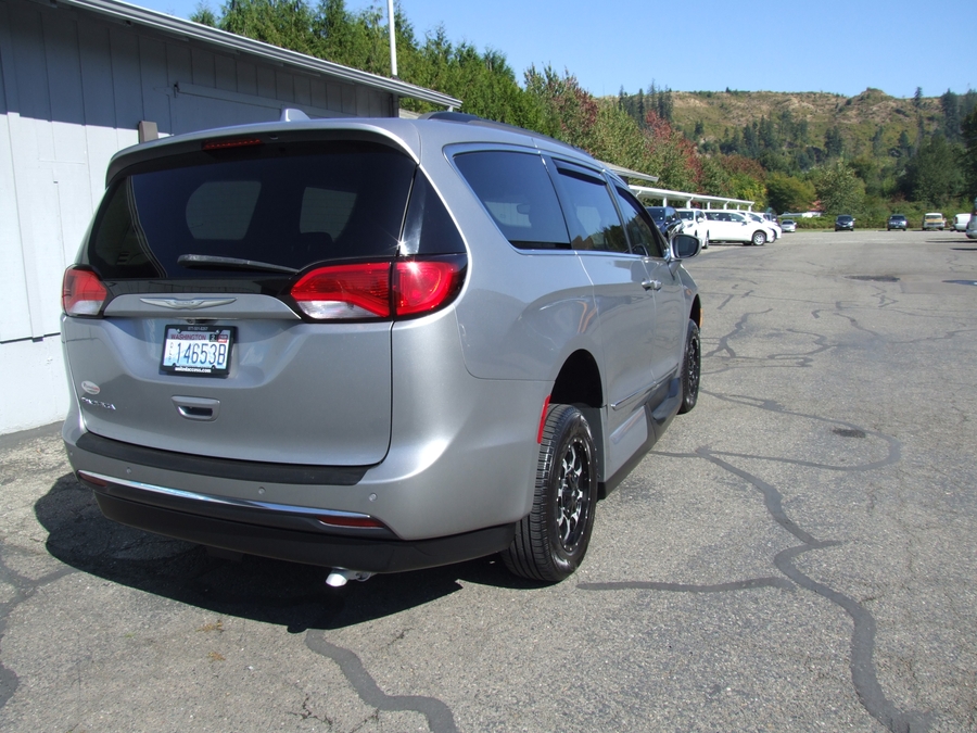 Used 2017 Chrysler Pacifica Touring L - VMI Side Entry In Floor Automatic Ramp