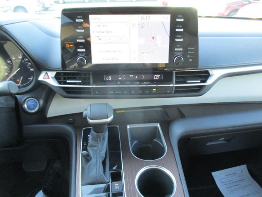 Black Toyota Sienna image number 9