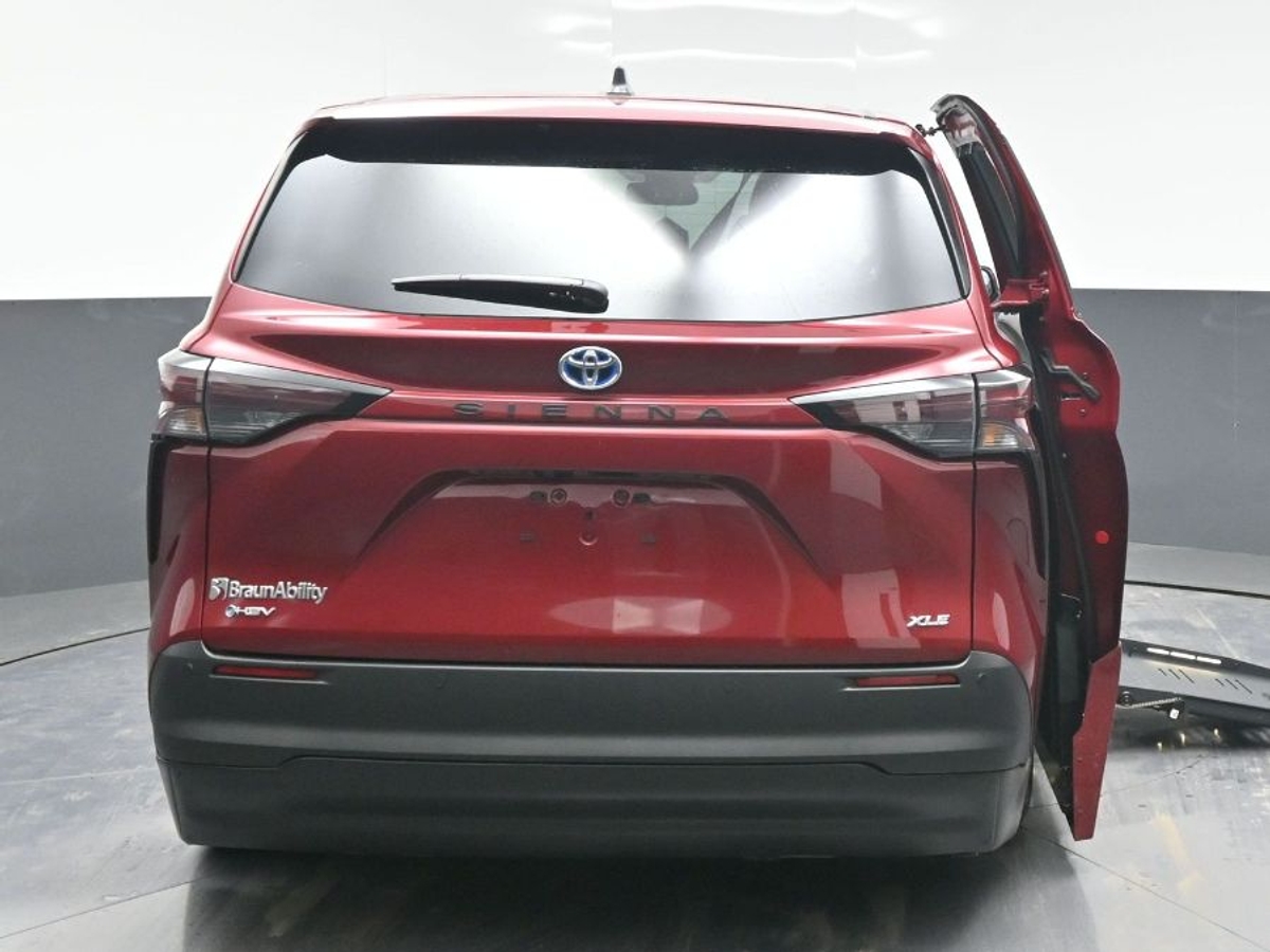 2025 TOYOTA SIENNA - Image 6