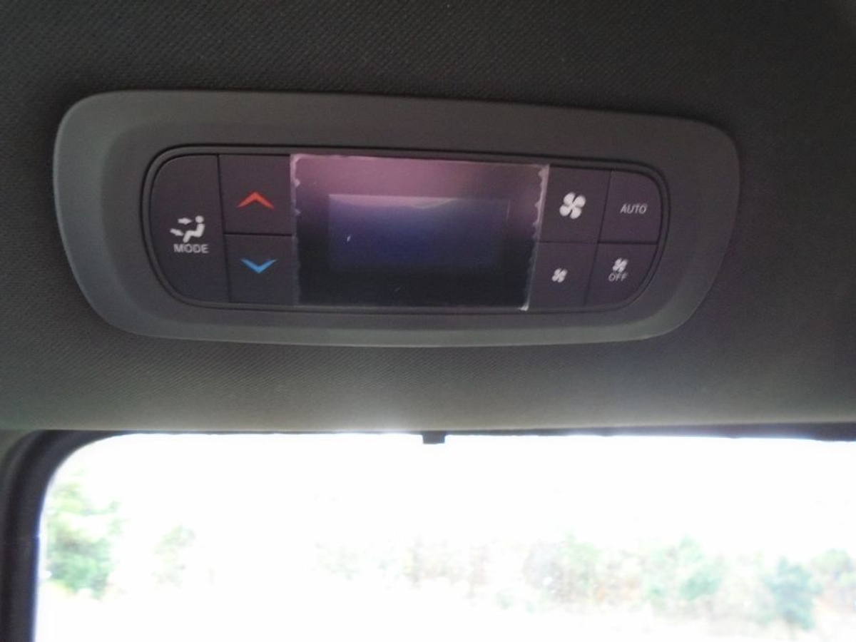 2023 CHRYSLER PACIFICA - Image 8