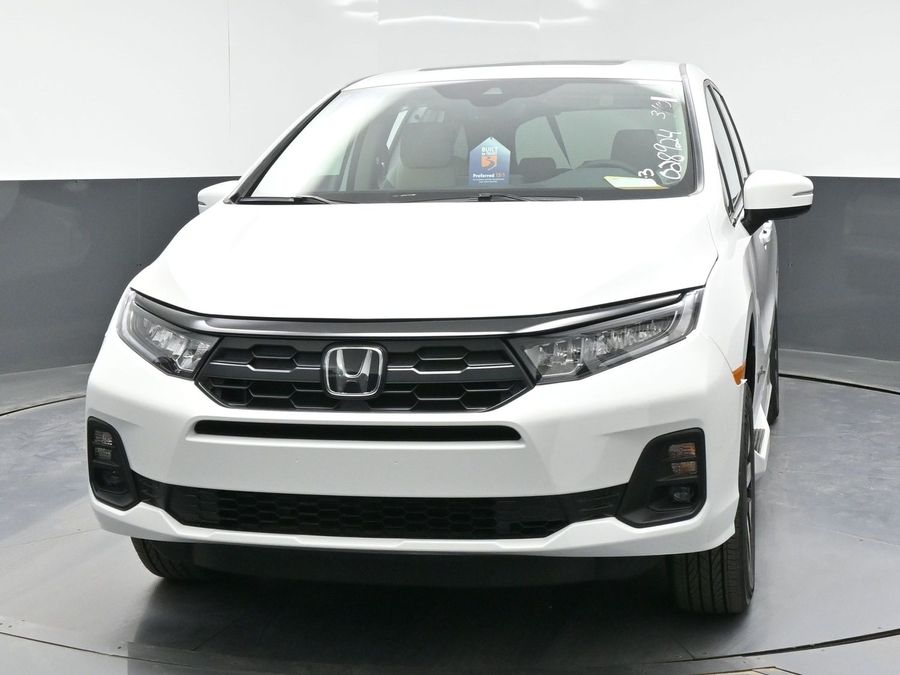 White Honda Odyssey image number 1