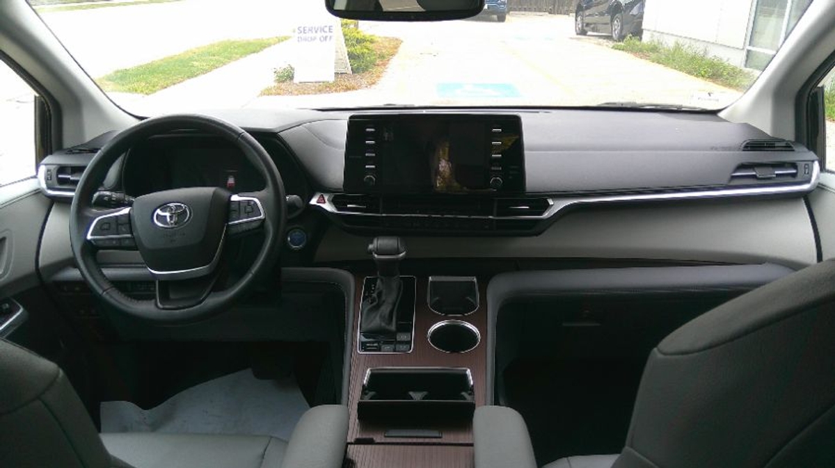 2024 TOYOTA SIENNA - Image 6