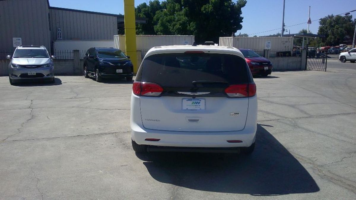 2024 CHRYSLER VOYAGER - Image 7